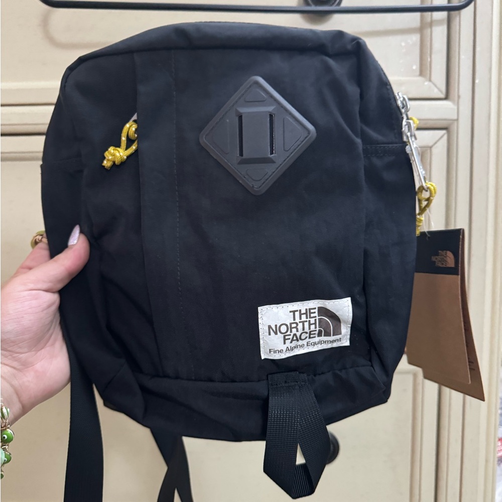 north face crossbody black bag